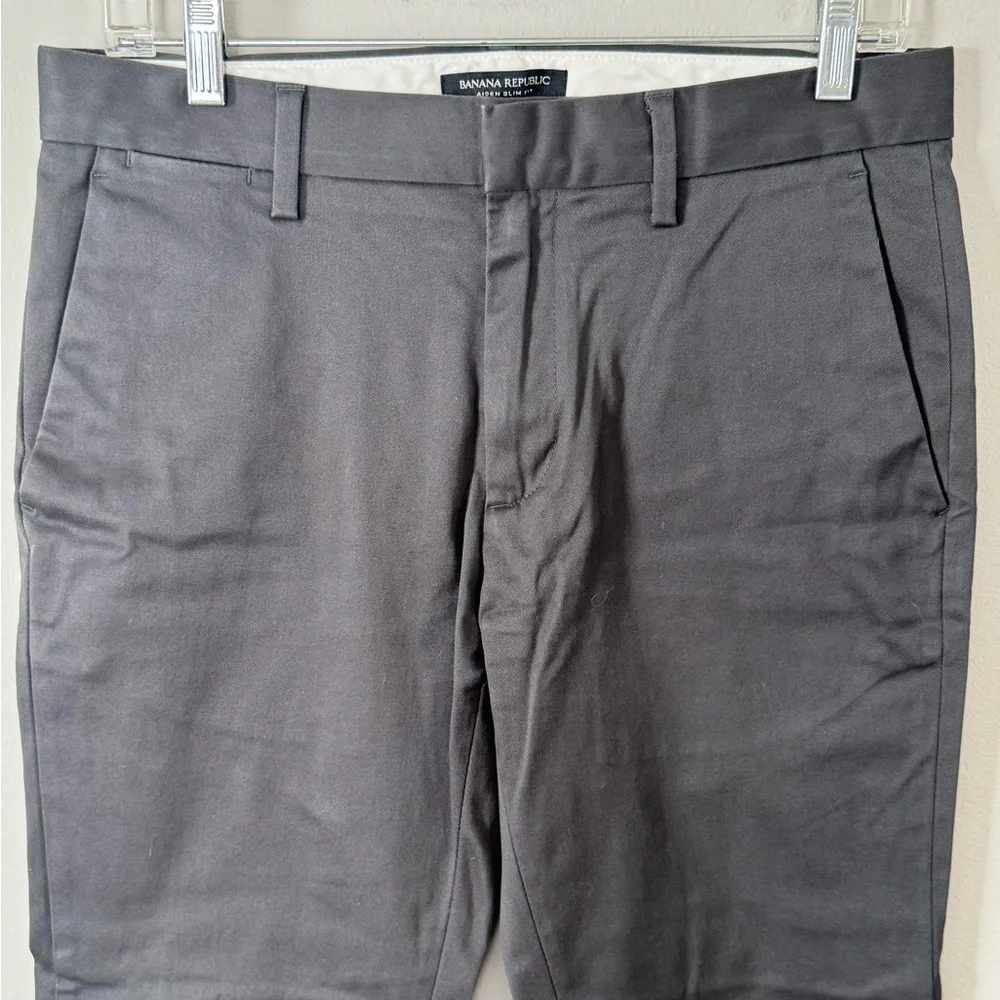 Banana Republic Aiden Slim Fit Chino Pants Men's Size 30x28 Gray Performance